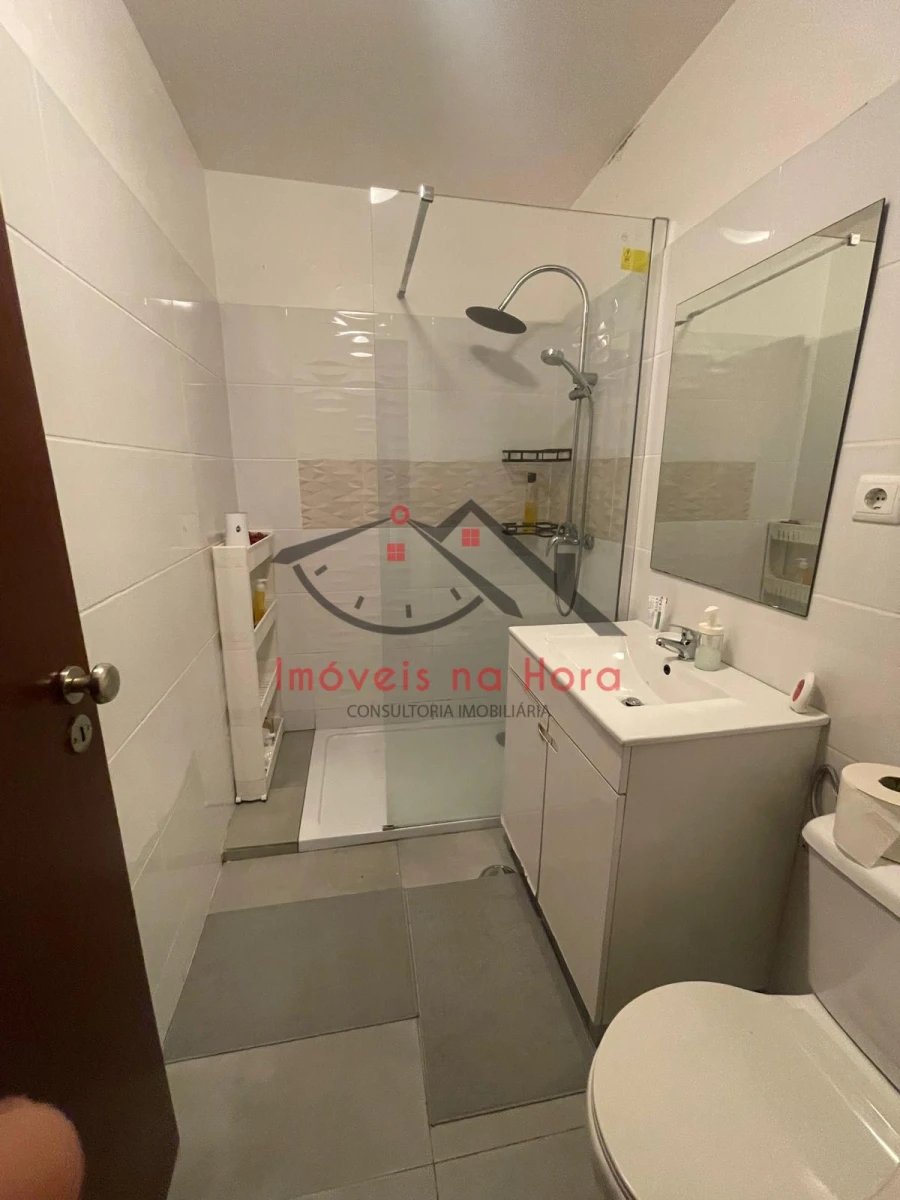 Apartamento T2 para Venda em Queluz e Belas Foto 2