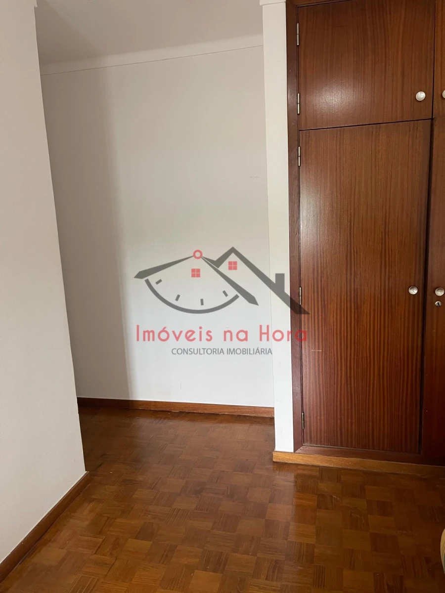 Apartamento T2 para Venda em Queluz e Belas Foto 4