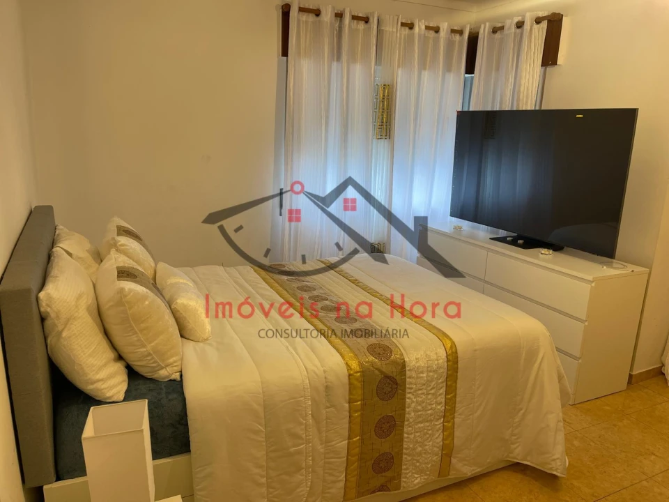 Apartamento T2 para Venda em Queluz e Belas Foto 1