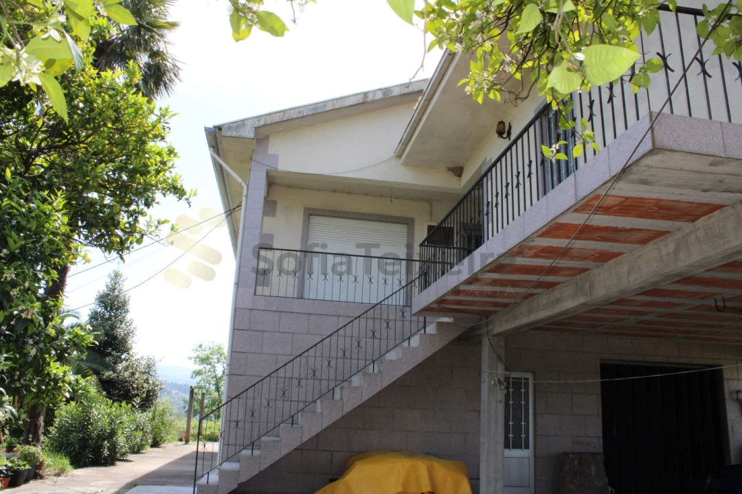 Moradia T4 para Venda em Sobretamega Foto 5