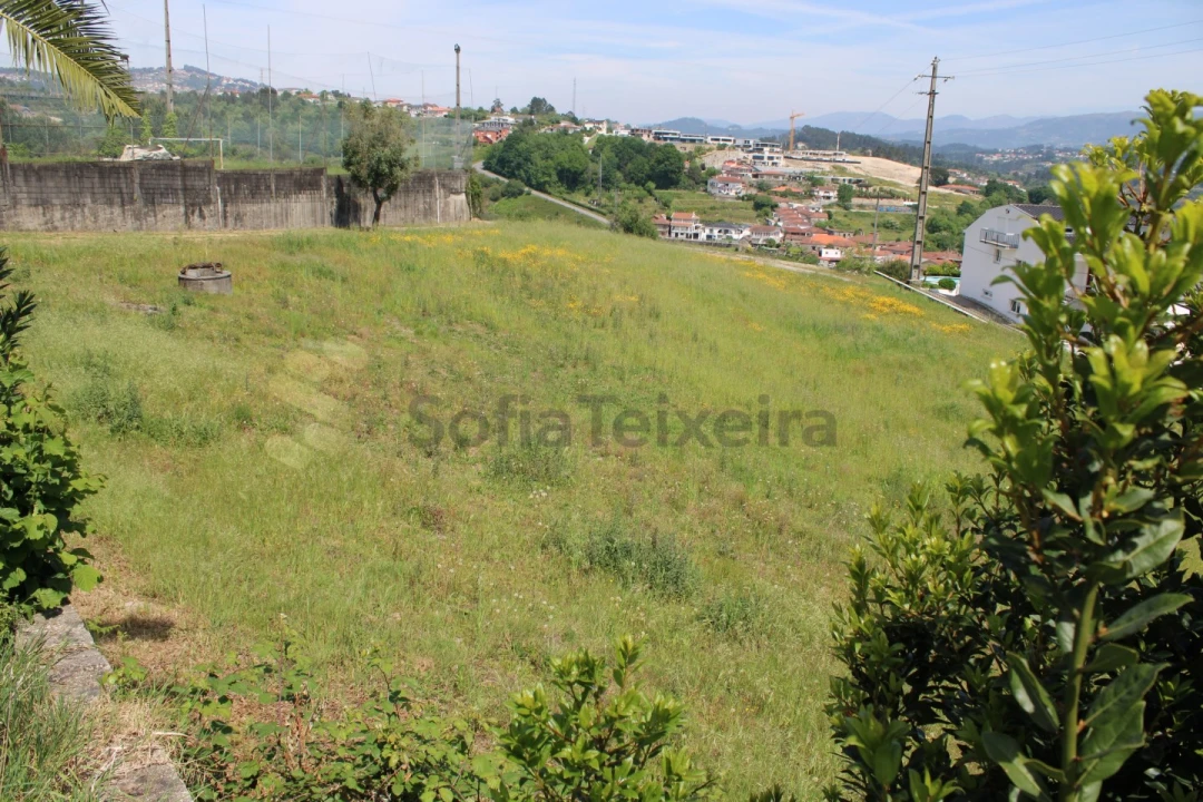 Moradia T4 para Venda em Sobretamega Foto 12