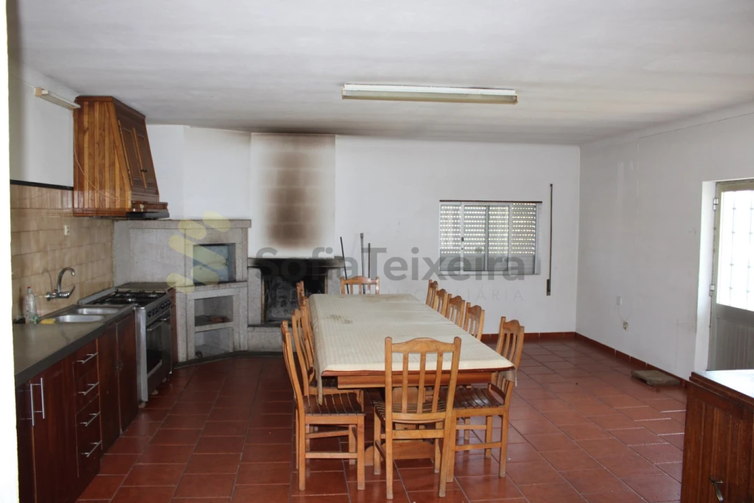 Moradia T4 para Venda em Sobretamega Foto 14