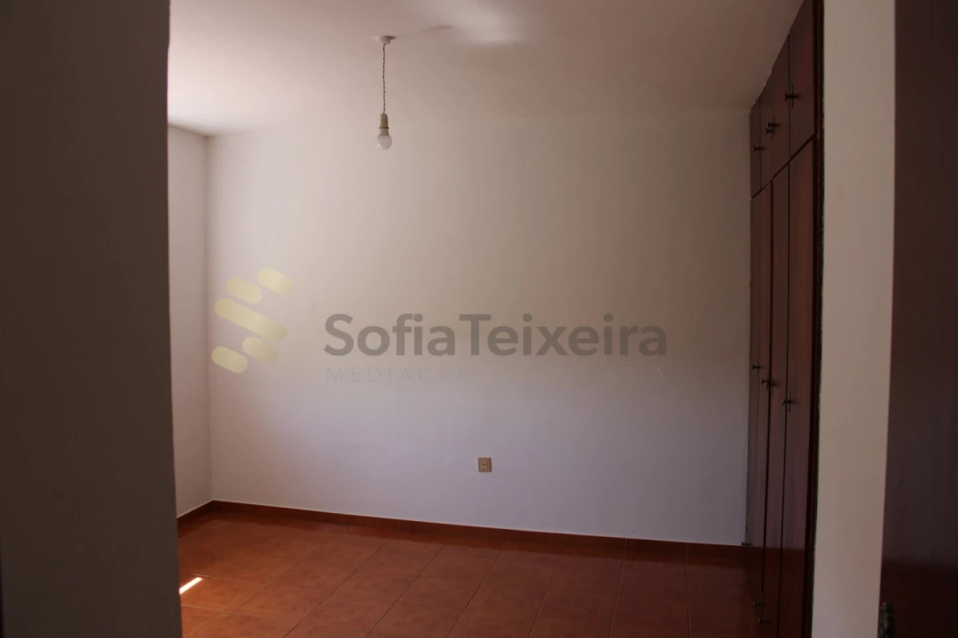 Moradia T4 para Venda em Sobretamega Foto 24