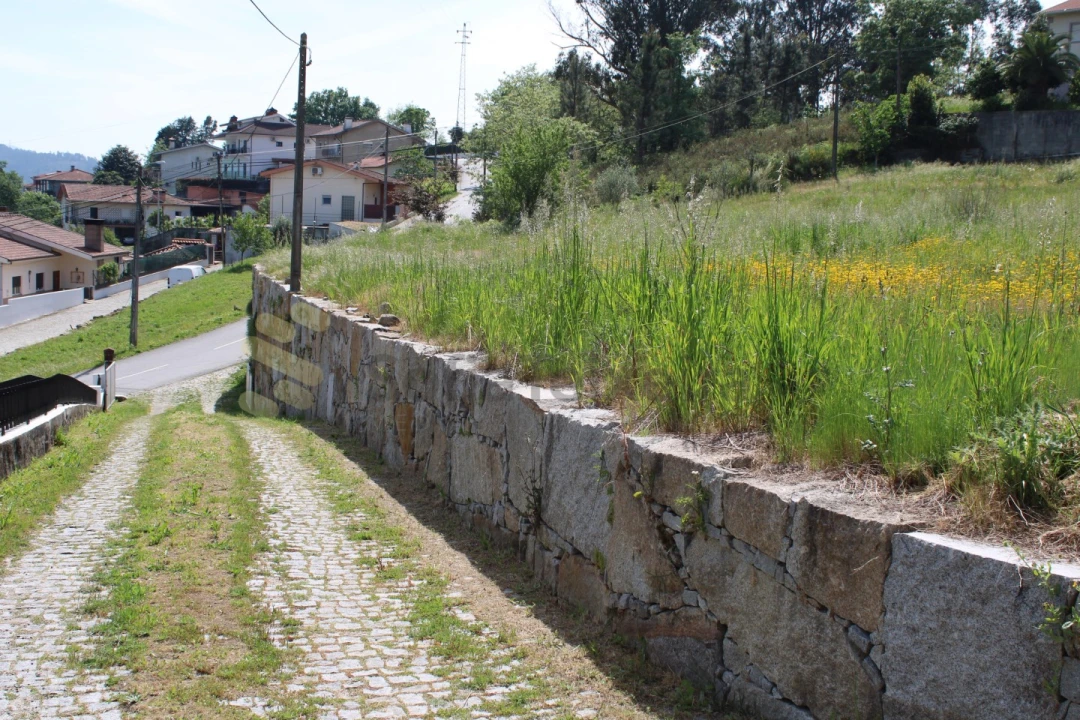 Moradia T4 para Venda em Sobretamega Foto 37