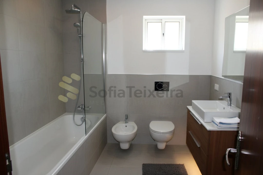 Moradia T4 para Venda em Sobretamega Foto 34