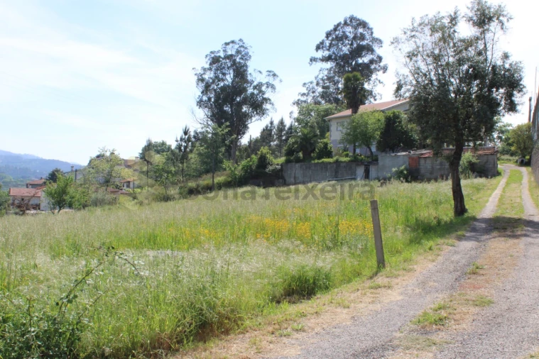 Moradia T4 para Venda em Sobretamega Foto 11