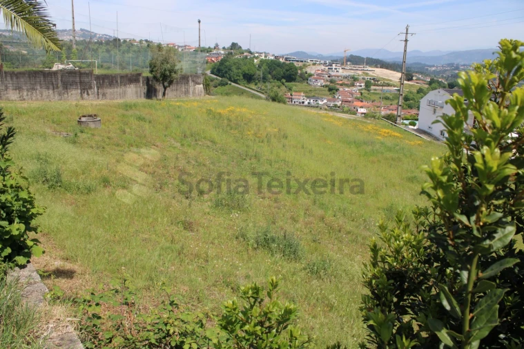 Moradia T4 para Venda em Sobretamega Foto 12