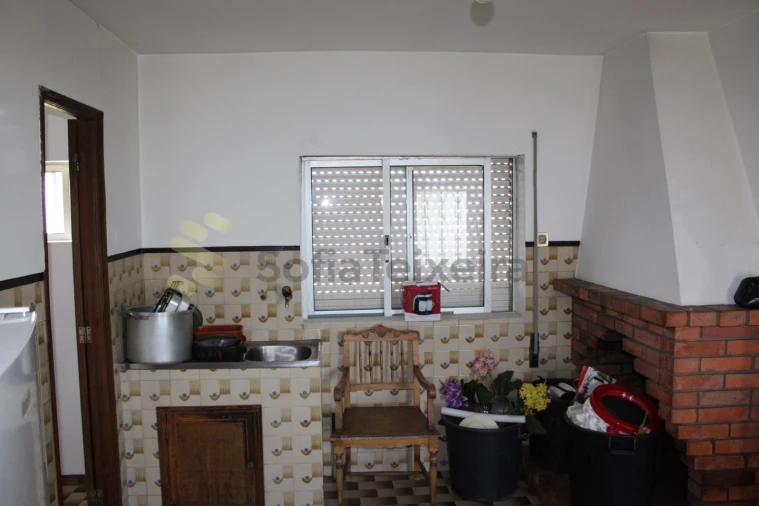 Moradia T4 para Venda em Sobretamega Foto 17