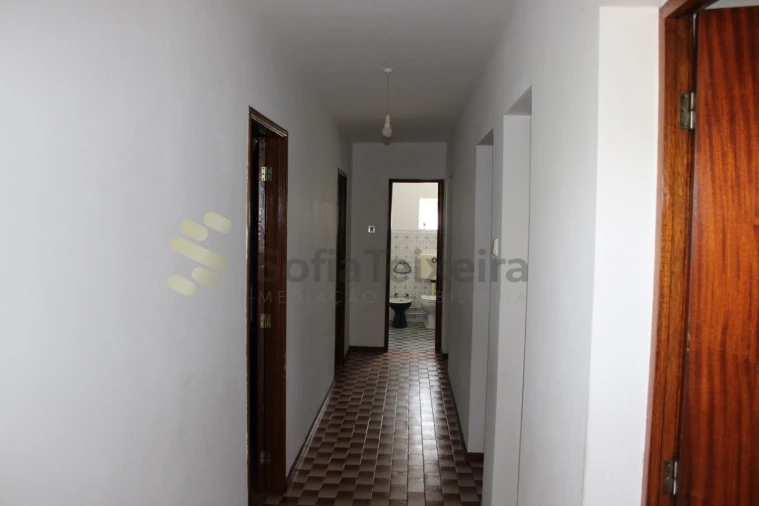 Moradia T4 para Venda em Sobretamega Foto 18