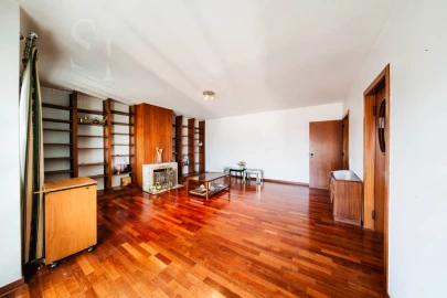 Apartamento T4 para Venda em Areeiro