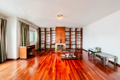 Apartamento T4 para Venda em Areeiro