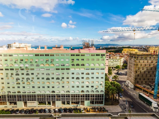 Apartamento T4 para Venda em Areeiro Foto 19