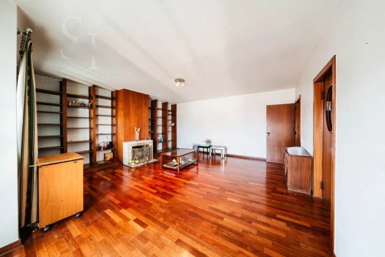 Apartamento T4 para Venda em Areeiro Foto 6