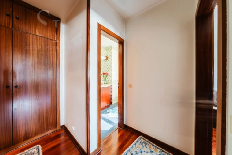 Apartamento T4 para Venda em Areeiro Foto 11
