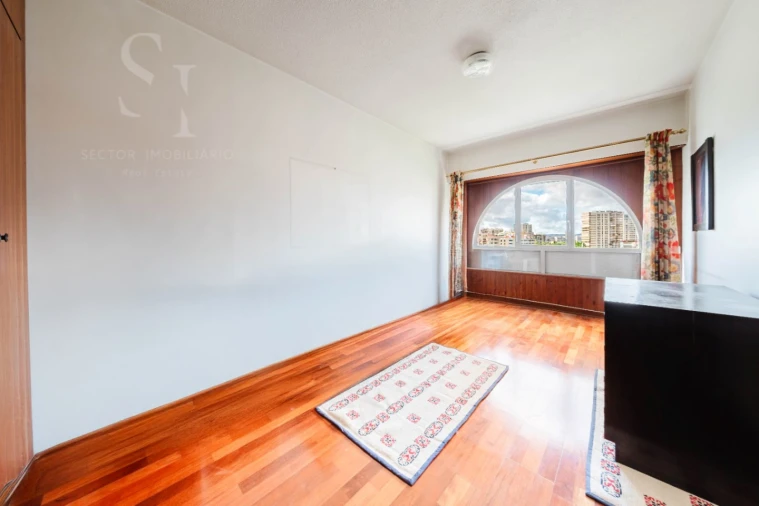 Apartamento T4 para Venda em Areeiro Foto 15
