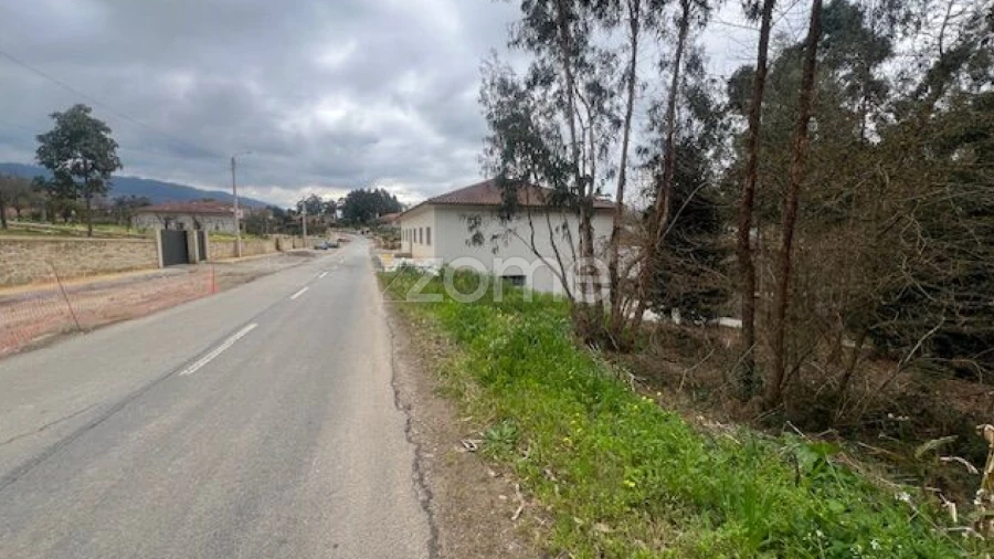 Terreno para Venda em Fornelos e Queijada