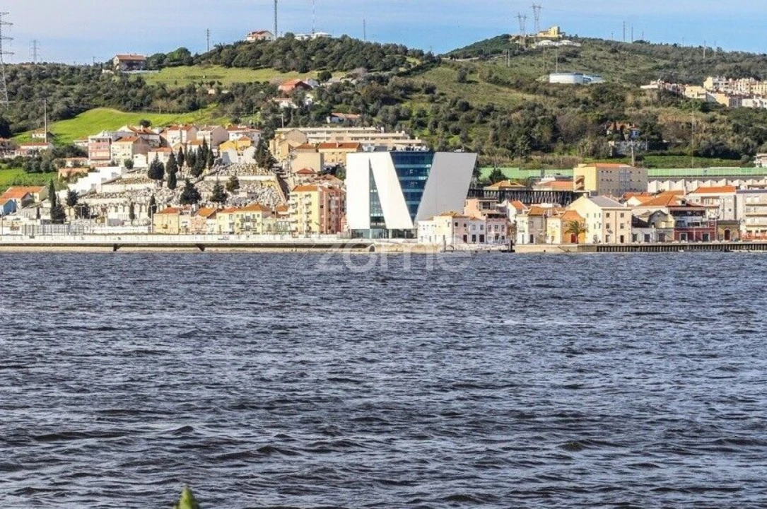 Prédio para Venda em Vila Franca de Xira Foto 19