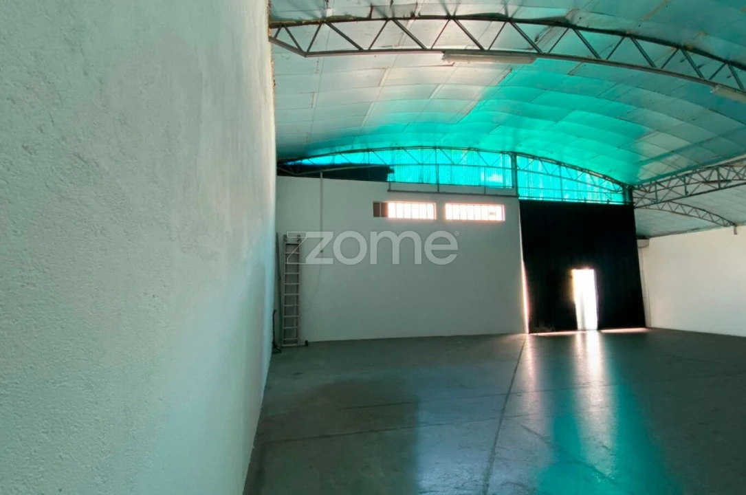 Terreno Comércio / Armazém para Arrendamento em Casal Comba Foto 6