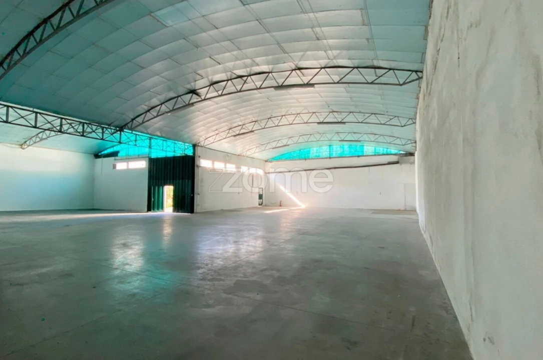 Terreno Comércio / Armazém para Arrendamento em Casal Comba Foto 5