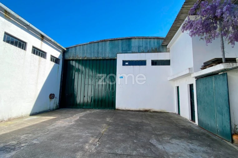 Terreno Comércio / Armazém para Arrendamento em Casal Comba