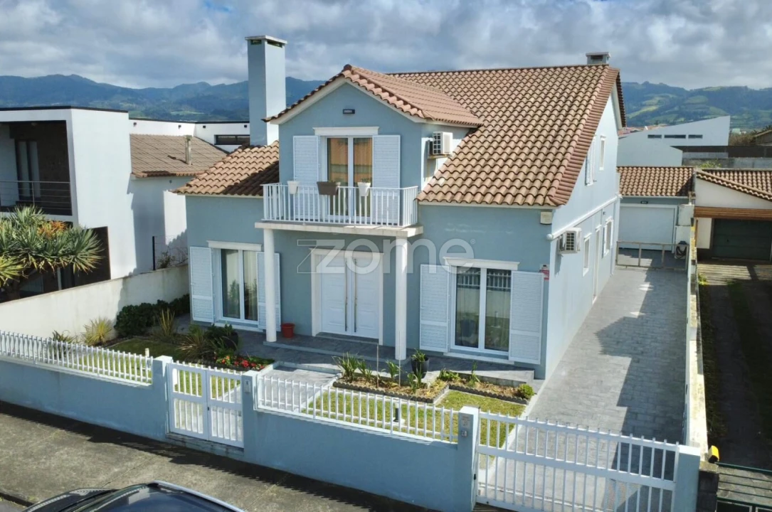 Moradia T4 para Venda em Ribeira Seca Foto 1