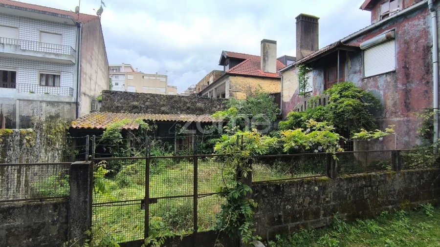 Prédio para Venda em Arcos de Valdevez (São Paio) e Giela