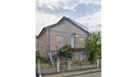 Moradia T3 para Venda em Santa Maria Maior