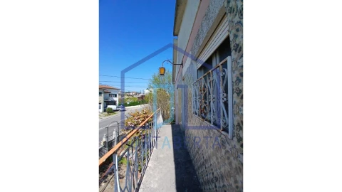 Moradia T3 para Venda em Santa Maria Maior