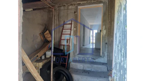 Moradia T3 para Venda em Santa Maria Maior