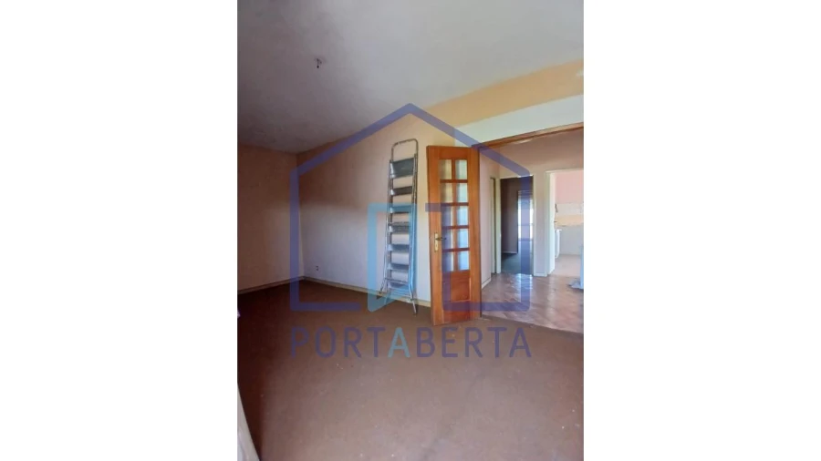 Moradia T3 para Venda em Santa Maria Maior Foto 6