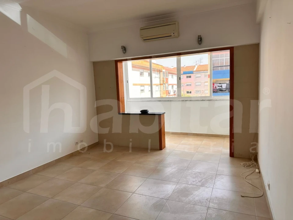 Apartamento T2 para Arrendamento em Benavente Foto 1