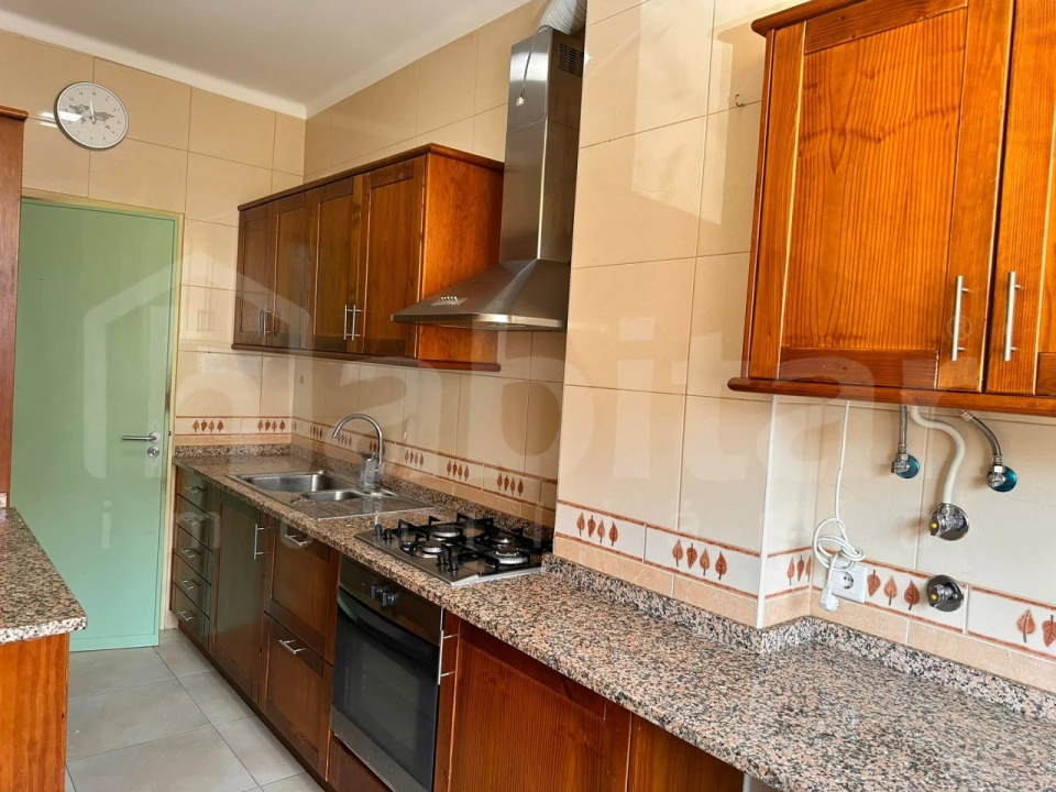 Apartamento T2 para Arrendamento em Benavente Foto 6