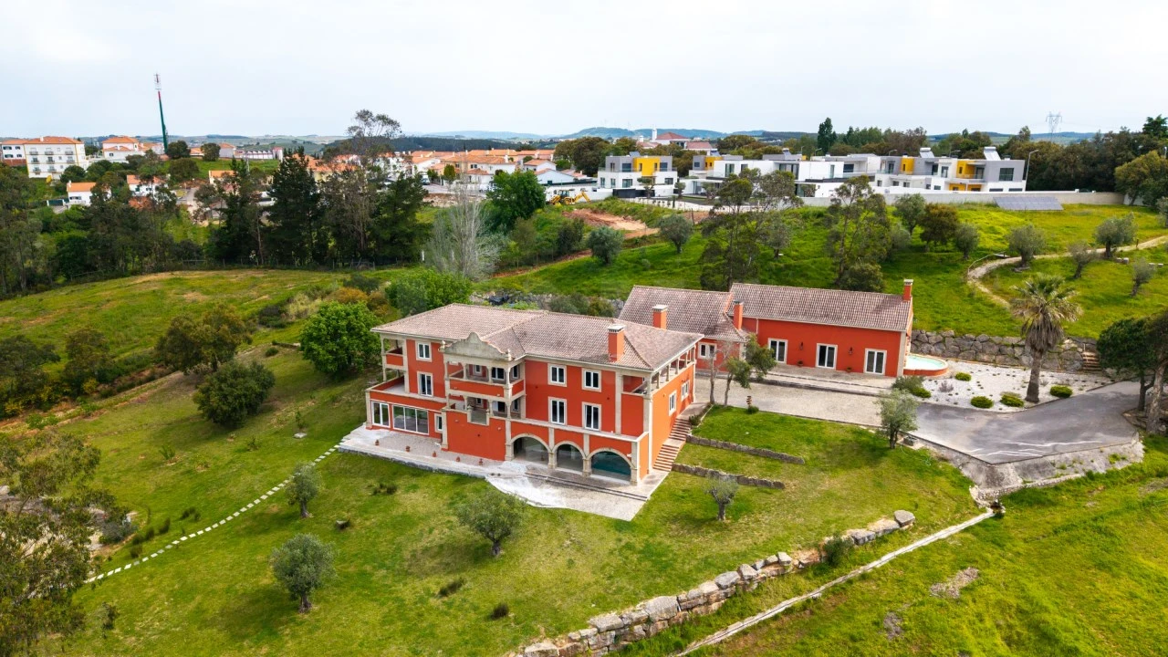 Moradia T5 para Venda em Cadaval e Pêro Moniz Foto 1