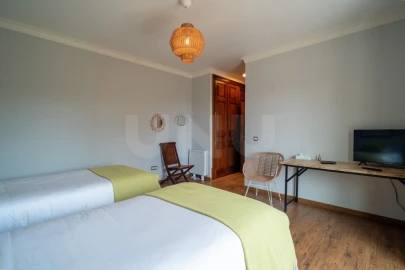 Moradia T5 para Venda em Cadaval e Pêro Moniz