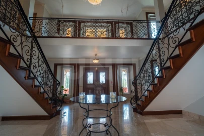 Moradia T5 para Venda em Cadaval e Pêro Moniz