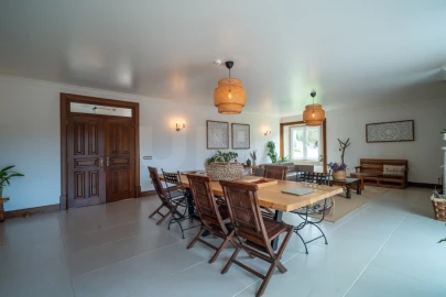 Moradia T5 para Venda em Cadaval e Pêro Moniz