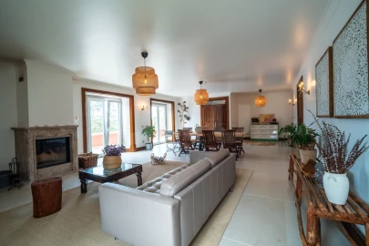 Moradia T5 para Venda em Cadaval e Pêro Moniz