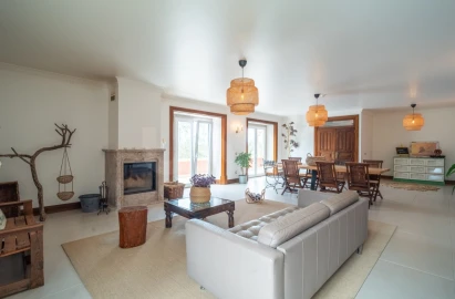 Moradia T5 para Venda em Cadaval e Pêro Moniz