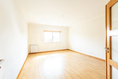 Apartamento T3 para Venda em Nossa Senhora do Pópulo, Coto e São Gregório