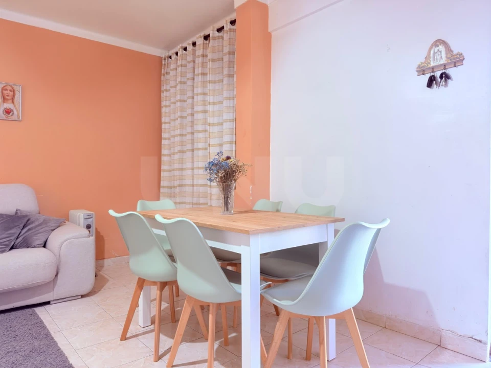 Apartamento T2 para Venda em Arruda dos Vinhos Foto 1