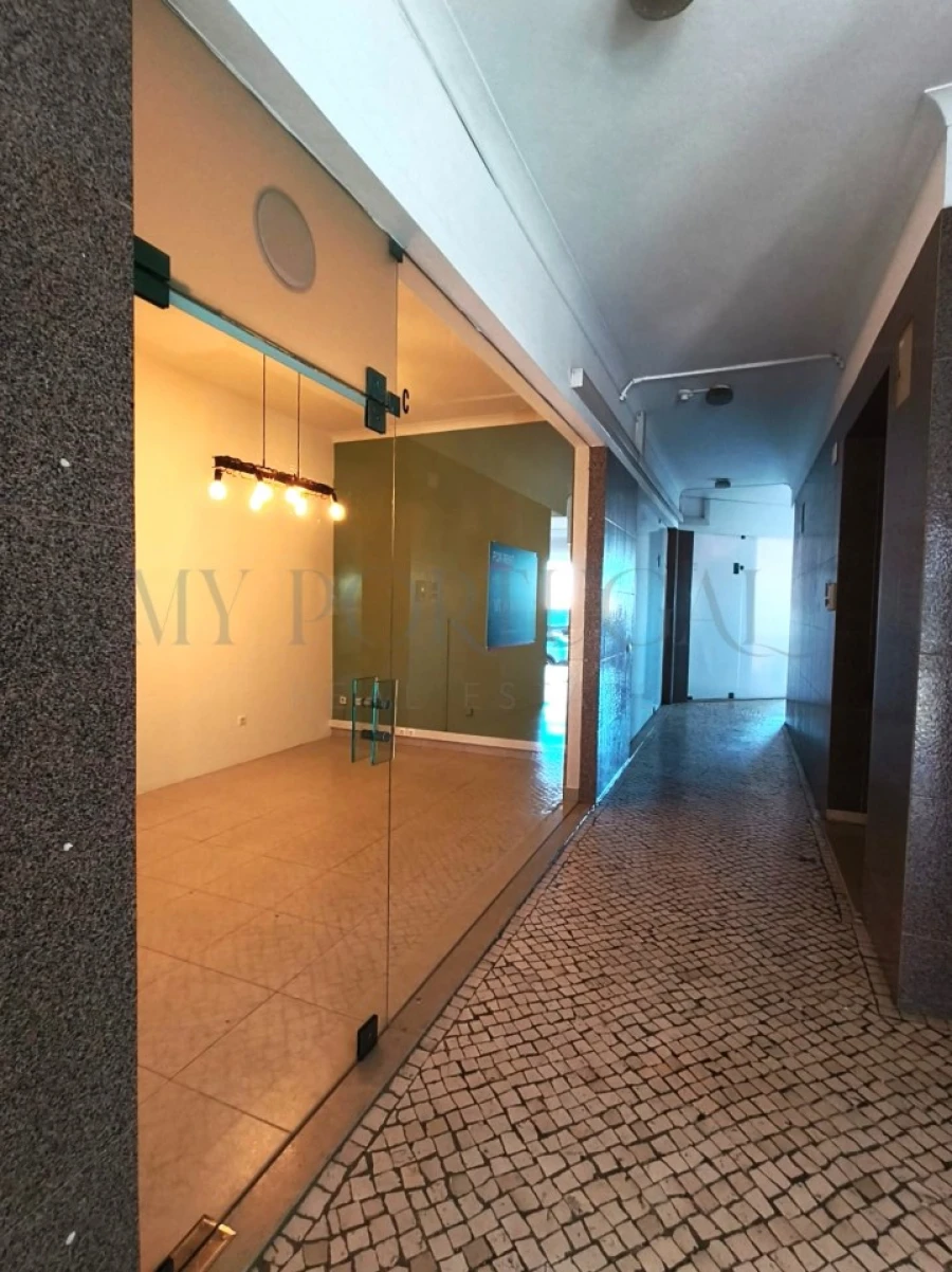 Escritório para Arrendamento em Lagos (São Sebastião e Santa Maria) Foto 10