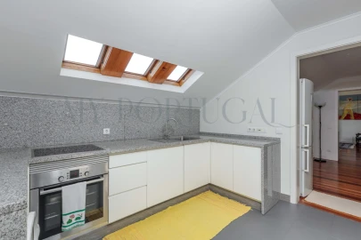 Apartamento T2 para Arrendamento em Avenidas Novas