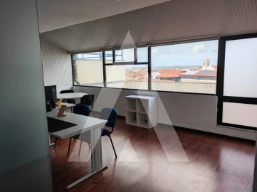 Escritório para Arrendamento em Glória e Vera Cruz