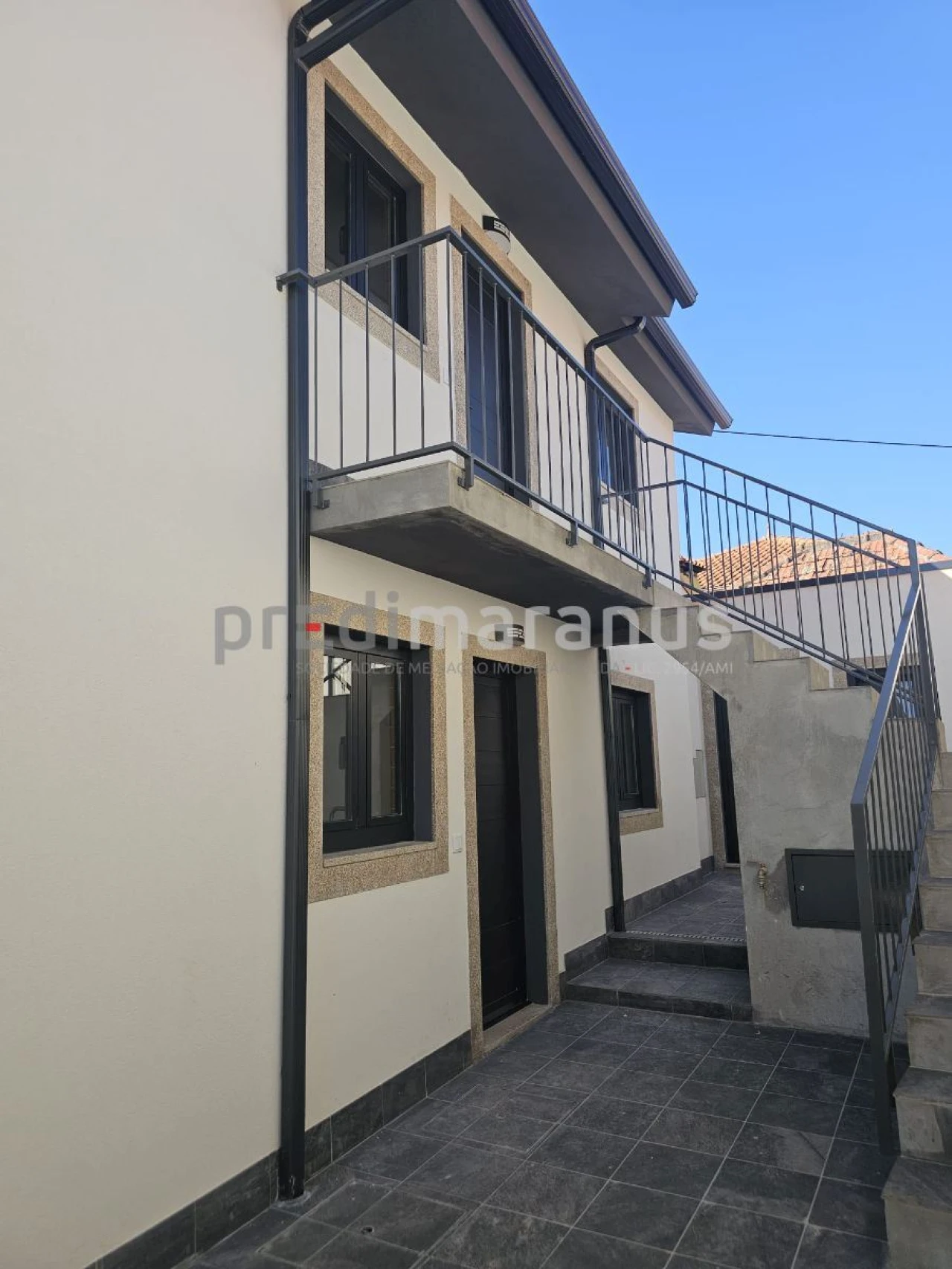 Apartamento T2 para Arrendamento em Amarante (São Gonçalo), Madalena, Cepelos e Gatão Foto 1
