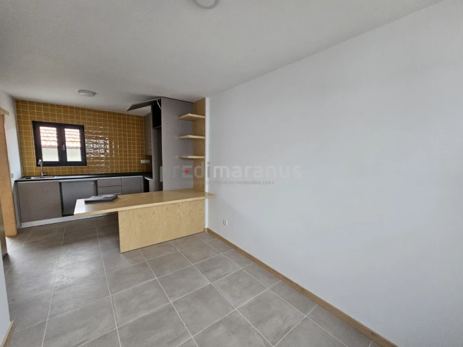 Apartamento T2 para Arrendamento em Amarante (São Gonçalo), Madalena, Cepelos e Gatão Foto 3