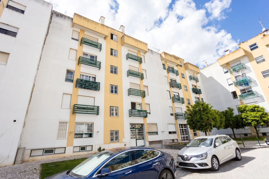 Apartamento T2 para Venda em Carregado e Cadafais Foto 1