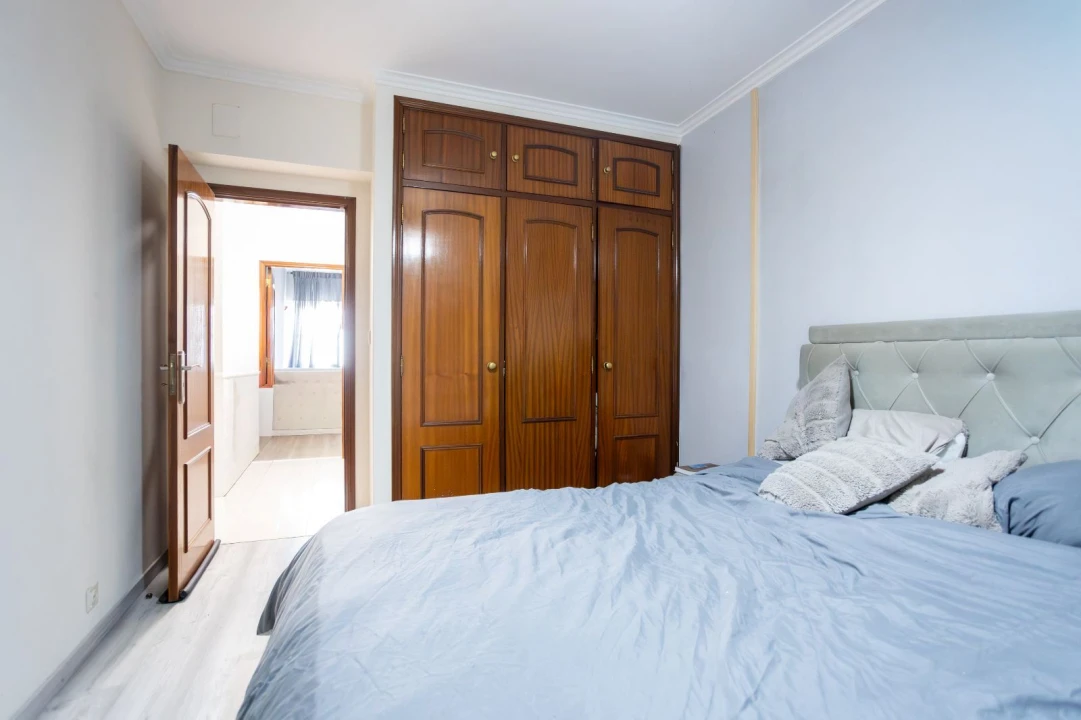 Apartamento T2 para Venda em Carregado e Cadafais Foto 9
