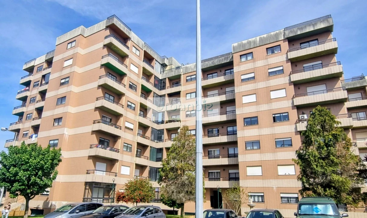 Apartamento T4 para Venda em Rio Tinto Foto 1