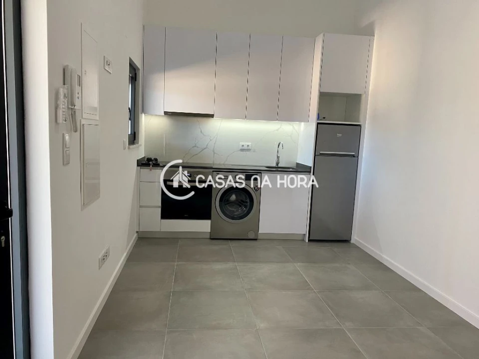 Apartamento T1 para Arrendamento em Caparica e Trafaria Foto 1