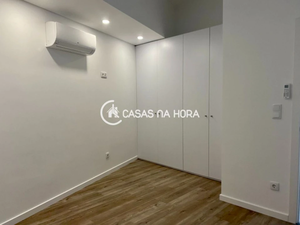 Apartamento T1 para Arrendamento em Caparica e Trafaria Foto 8